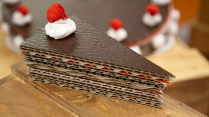 Torte aus Karton